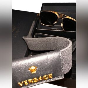 🔥VERSACE AUTH SUNGLASSES WITH ATTACHMENTS TO HANG OFF NECK FULL INCLUSION